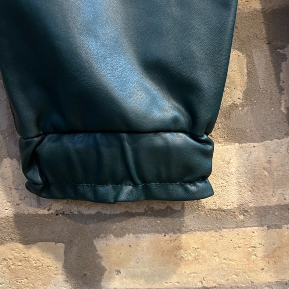 Edgy & Chic Faux Leather Jogger Pants - Abercrombie & Fitch (Size Medium) - Picture 6 of 8